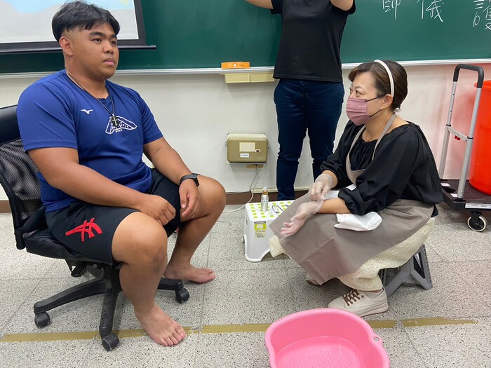 如何幫長者剪腳指甲圖片