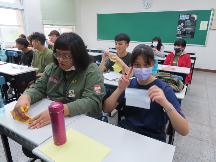 2021/03/29卑南原家中心與東興部落概況_陳瑋玲社工及張彤管社工圖片