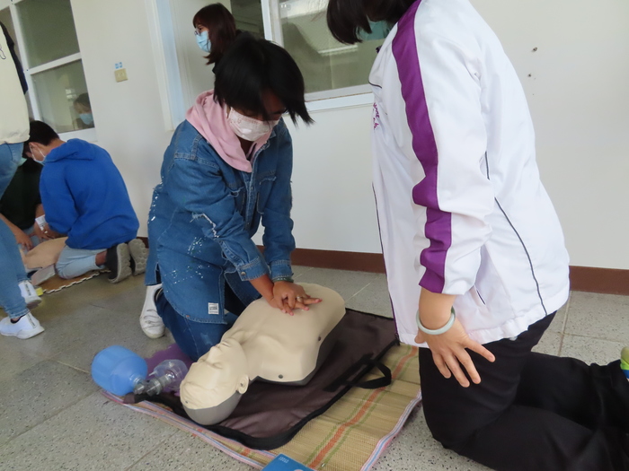 2020/04/15心肺復甦術(CPR＋AED)訓練證照圖片