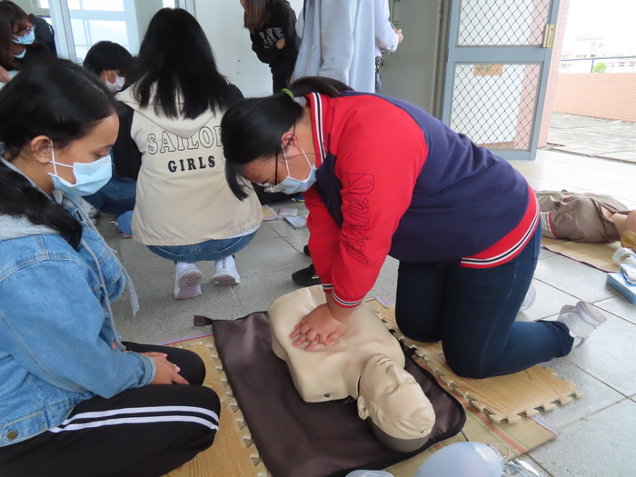 2020/04/15心肺復甦術(CPR＋AED)訓練證照圖片