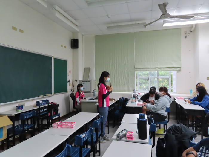 2021/11/24照顧者支持服務評估實作-顏妙倪護理師圖片