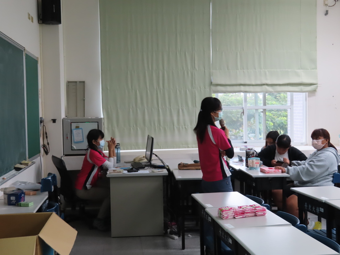 2021/11/24照顧者支持服務評估實作-顏妙倪護理師圖片